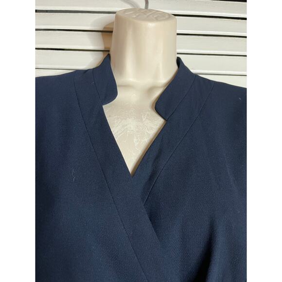 Classic navy Talbots crossover button jacket size 8 3 covered buttons fully line - Picture 2 of 6